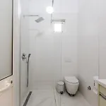 Exelent Modern In Blloku Center With Fast Wifi - Gold Tirana