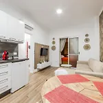 Exelent Modern In Blloku Center With Fast Wifi - Gold Tirana