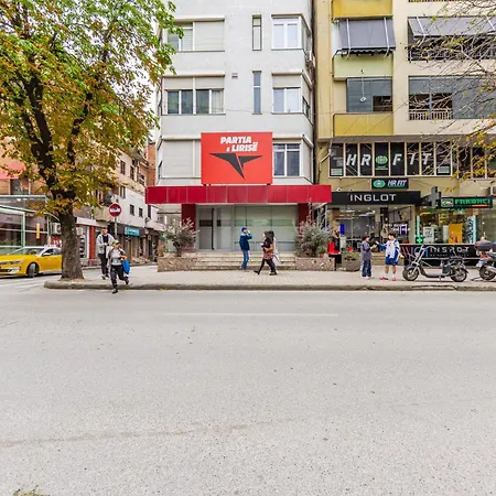 Exelent Modern In Blloku Center With Fast Wifi - Gold *