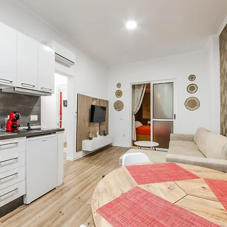 Exelent Modern In Blloku Center With Fast Wifi - Gold Tiran