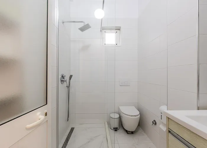 Exelent Modern In Blloku Center With Fast Wifi - Gold Tirana