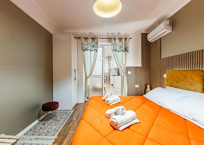 Lejlighed Exelent Modern In Blloku Center With Fast Wifi - Gold Tirana