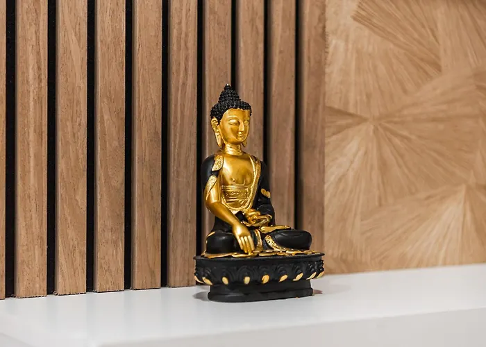 Exelent - Gold Blloku * ティラナ