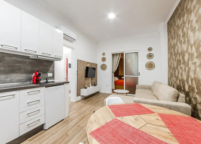 Exelent Modern In Blloku Center With Fast Wifi - Gold Tirana