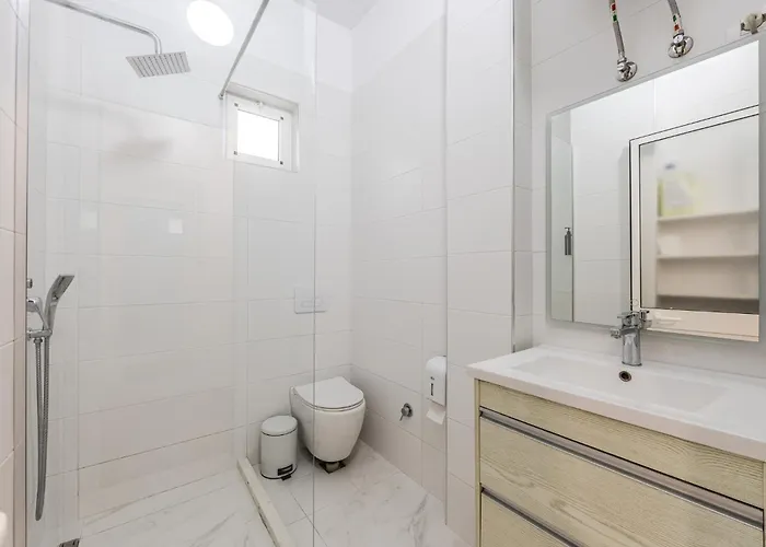 Exelent Modern In Blloku Center With Fast Wifi - Gold *